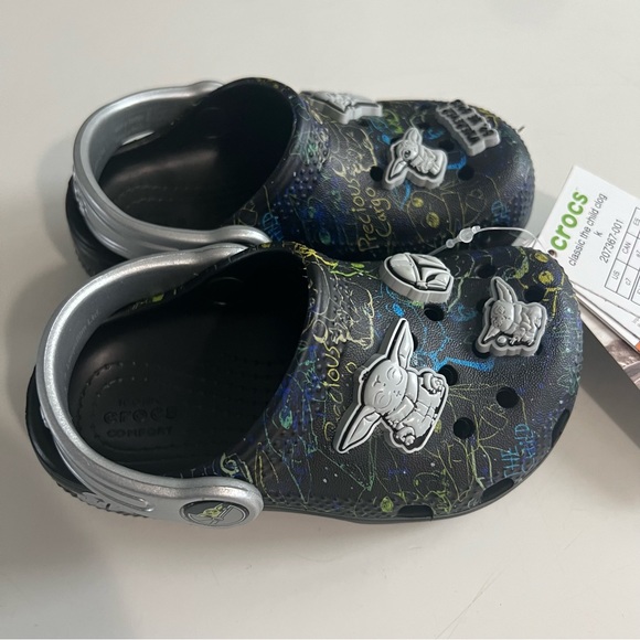 Crocs Kids' Classic Star Wars Grogu Clogs | Baby Yoda Shoes | Water Shoes Sz c7 - Picture 3 of 6